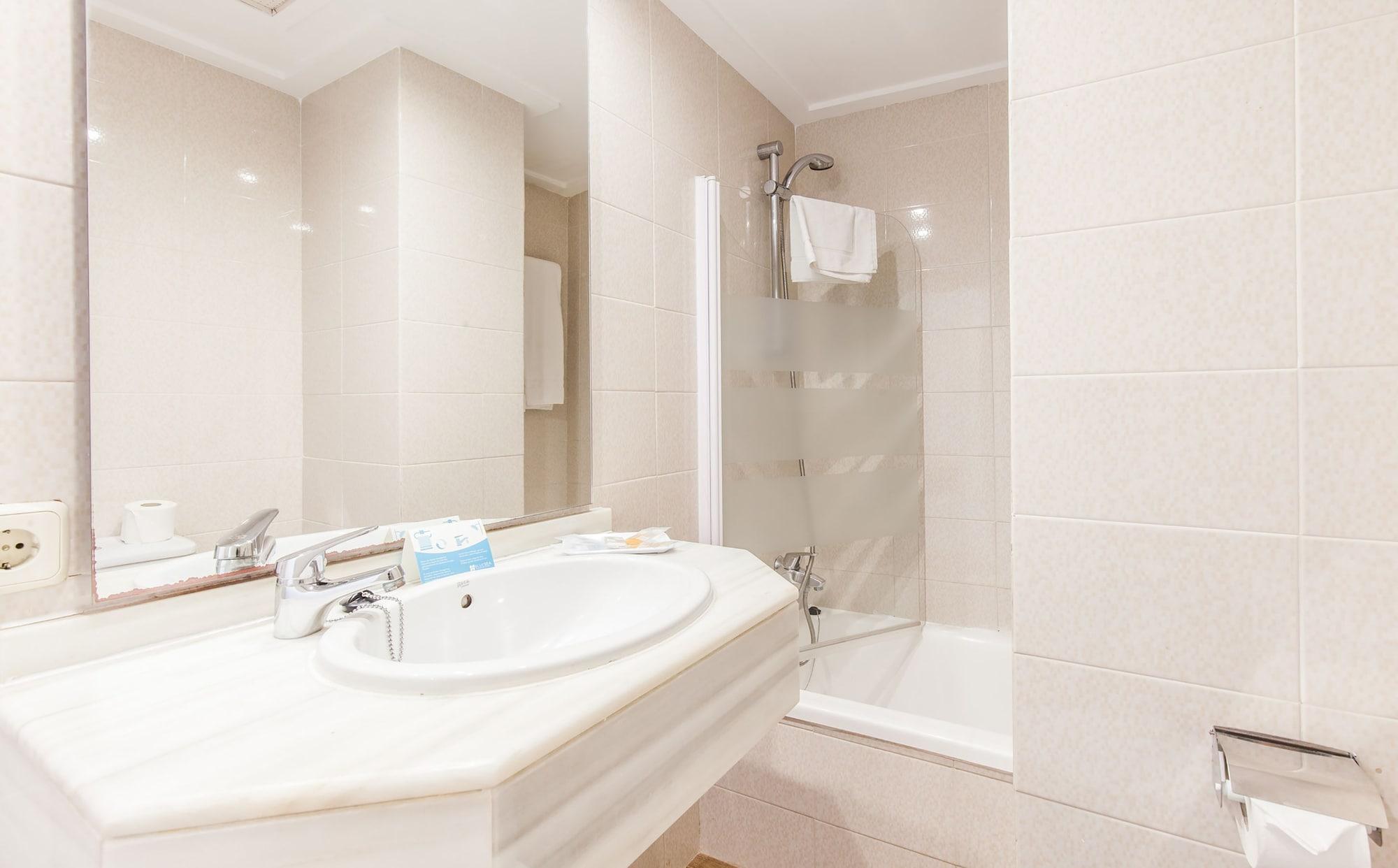 Bluesea Cala Millor Hotel Кала Милор Екстериор снимка